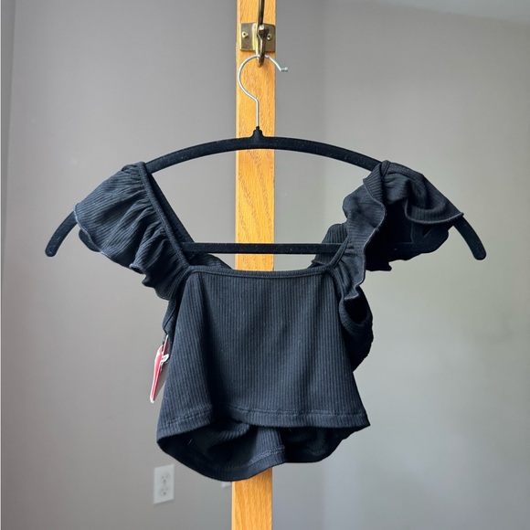 Cider Black Ruffle Crop Top - Picture 2 of 3